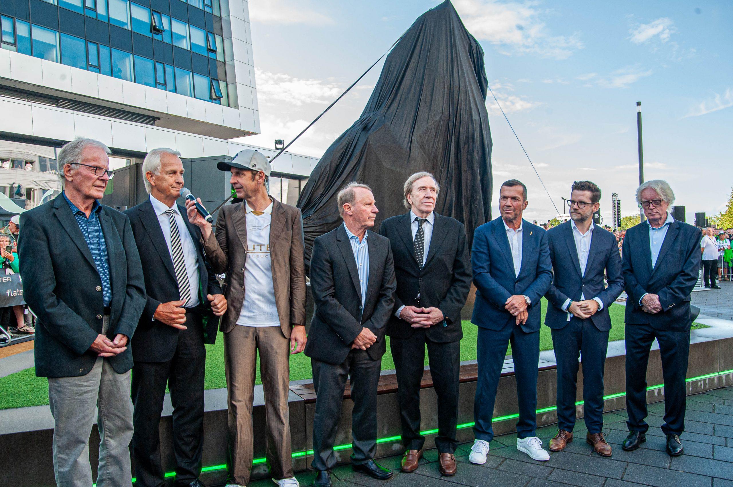 Borussia Mönchengladbach feiert 125 Jahre Vereinsgeschichte – Mit Fohlenskulptur, Legenden und großer Emotion